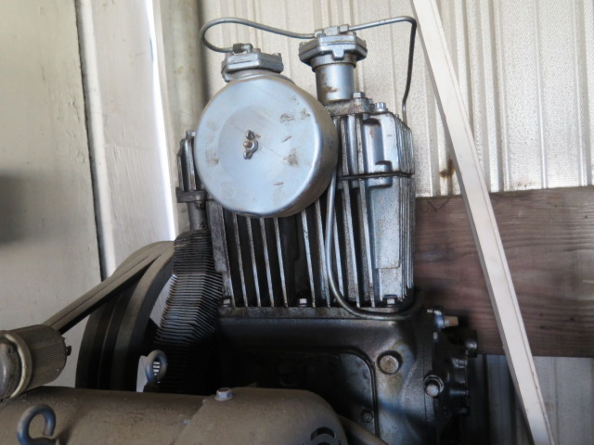 5Hp Vertical Air Compressor (NEEDS REPAIR) w/ 60 Gallon Tank (SOLD AS-IS - NO WARRANTY) - Image 4 of 5
