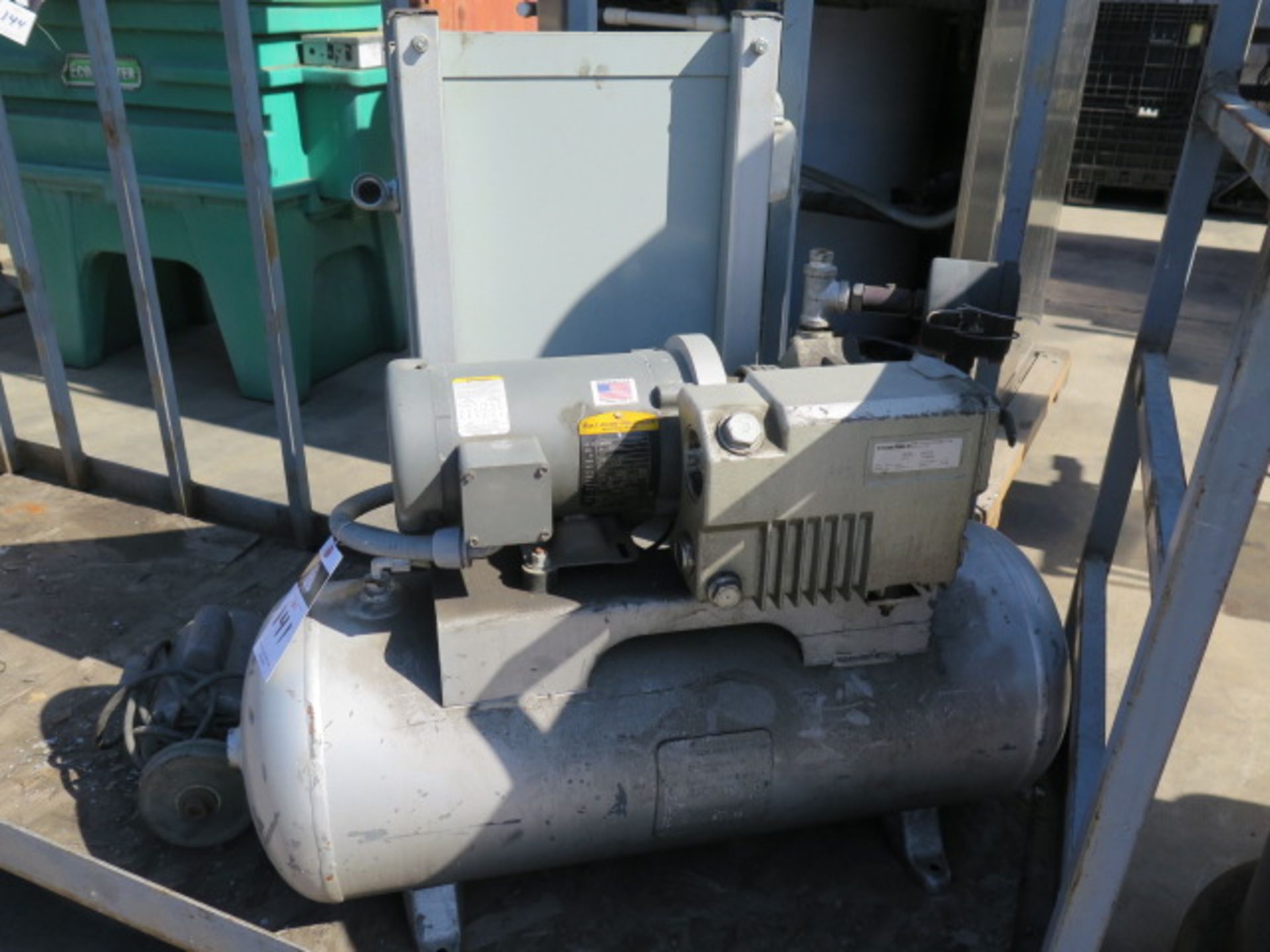 US Vacuum 1.5Hp Vacuum Pump w/ Tank (SOLD AS-IS - NO WARRANTY) - Image 2 of 6