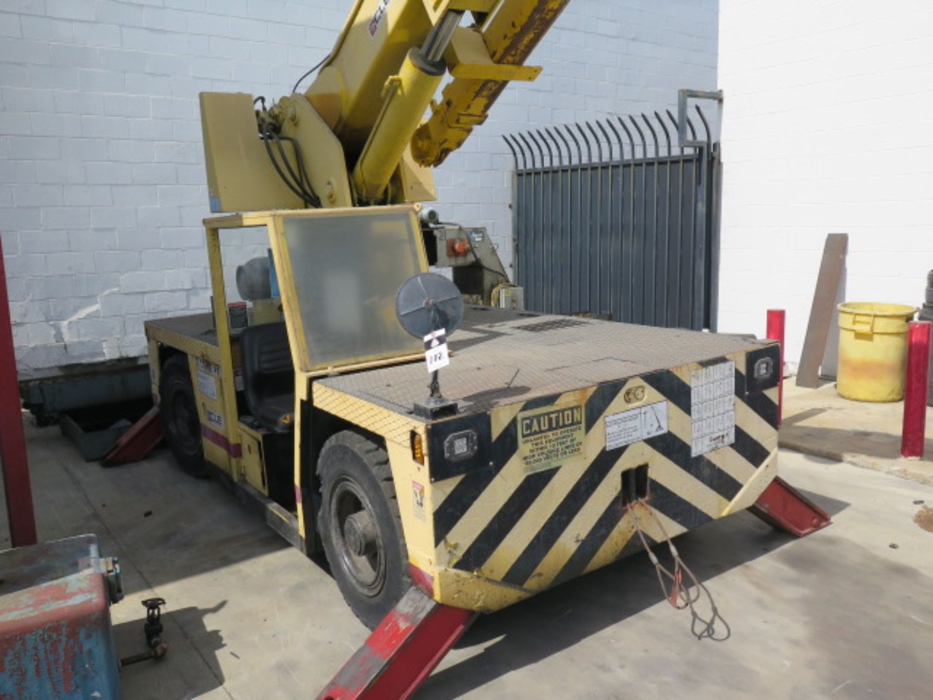 Valla Crane Corp mdl. 1725SPLG 15,000 Lb Cap LPG Crane Boom Truck w/ 24’ Boom, 39’ Boom, SOLD AS IS - Image 2 of 21