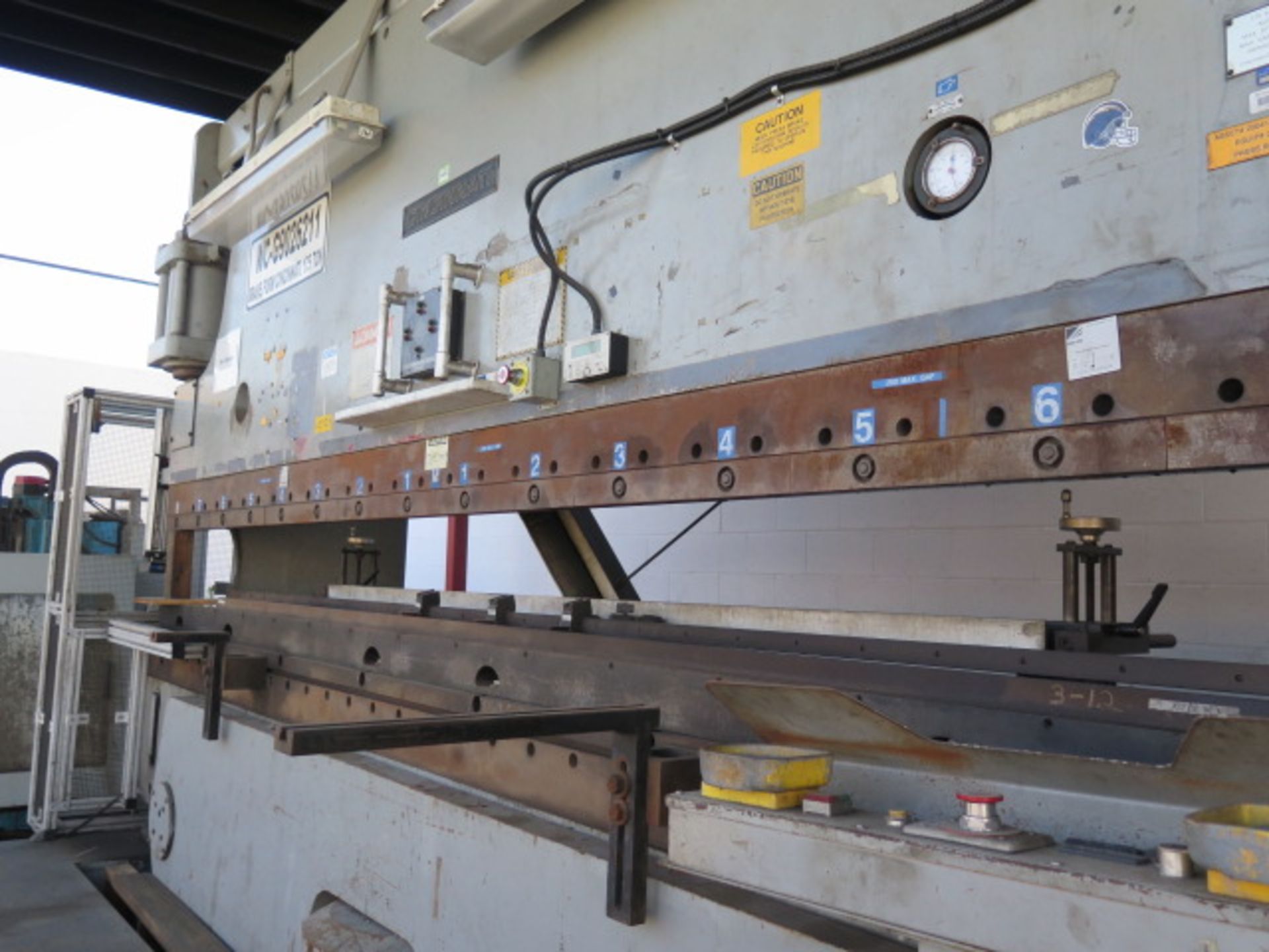 Cincinnati 175ASx14ft 175 Ton x 16’ CNC Hyd Brake s/n 44951 w/ Autoshape CNC Controls, SOLD AS IS - Image 4 of 21