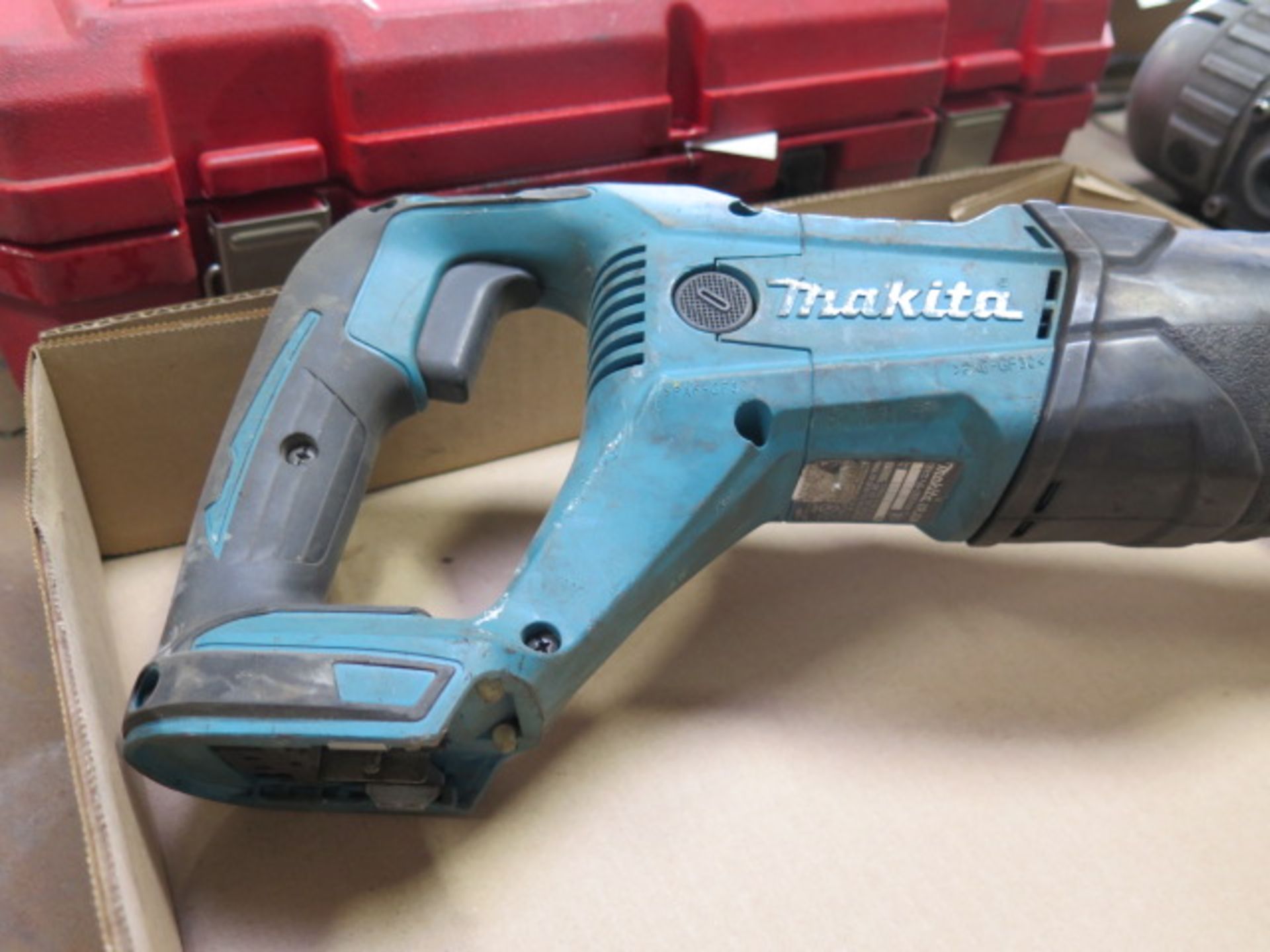 Mkita XRJ04 Cordless Sawz-All (NO BATTERY OR CHARGER) (SOLD AS-IS - NO WARRANTY) - Image 3 of 5