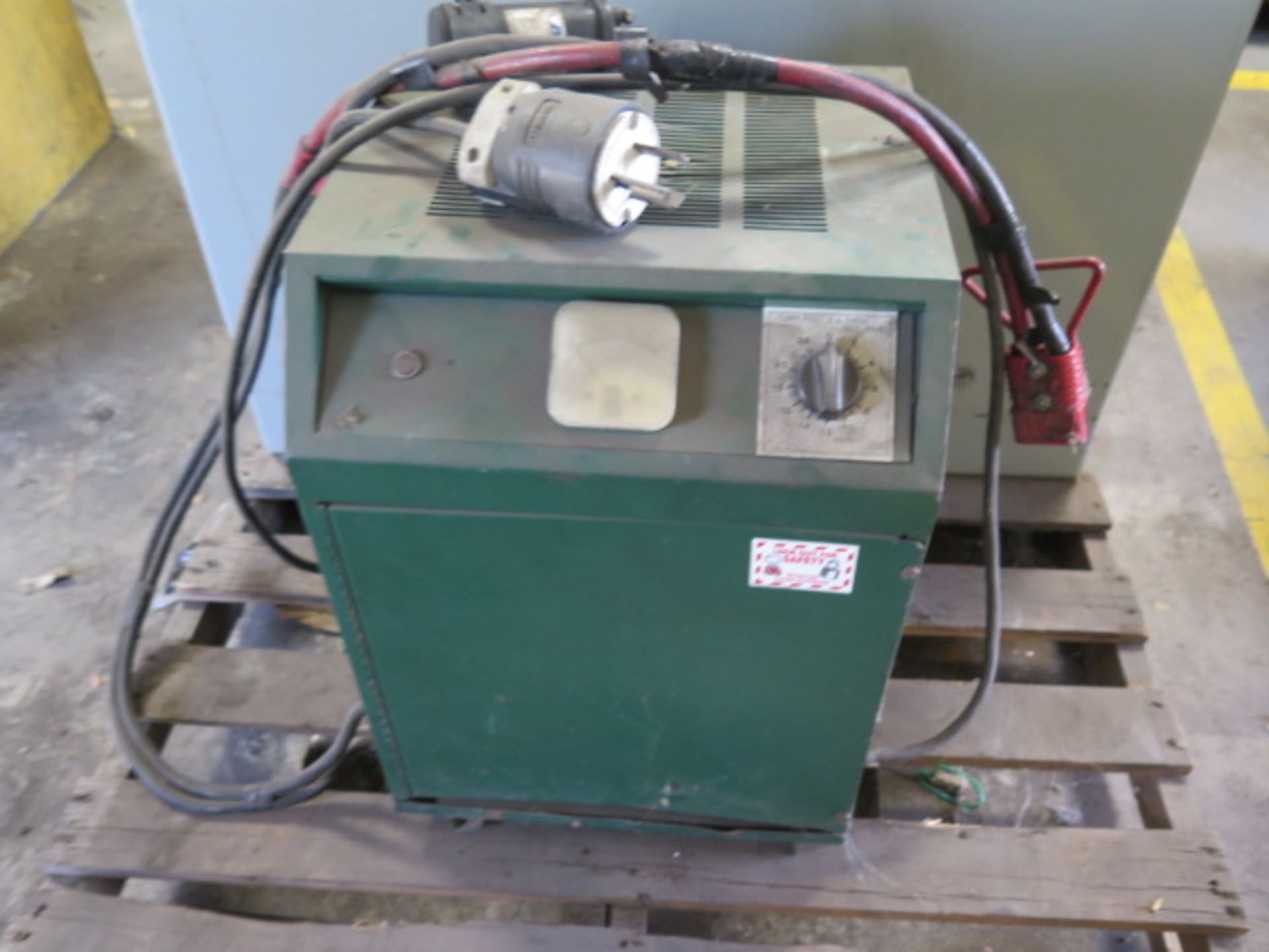 Forklift Battery and Charger (SOLD AS-IS - NO WARRANTY) - Image 6 of 11