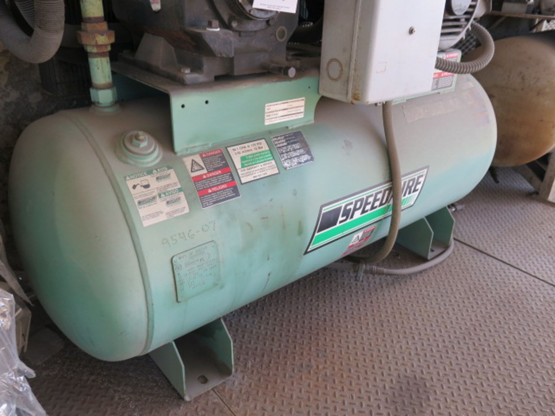 Air Compressor (SOLD AS-IS - NO WARRANTY) - Image 7 of 11