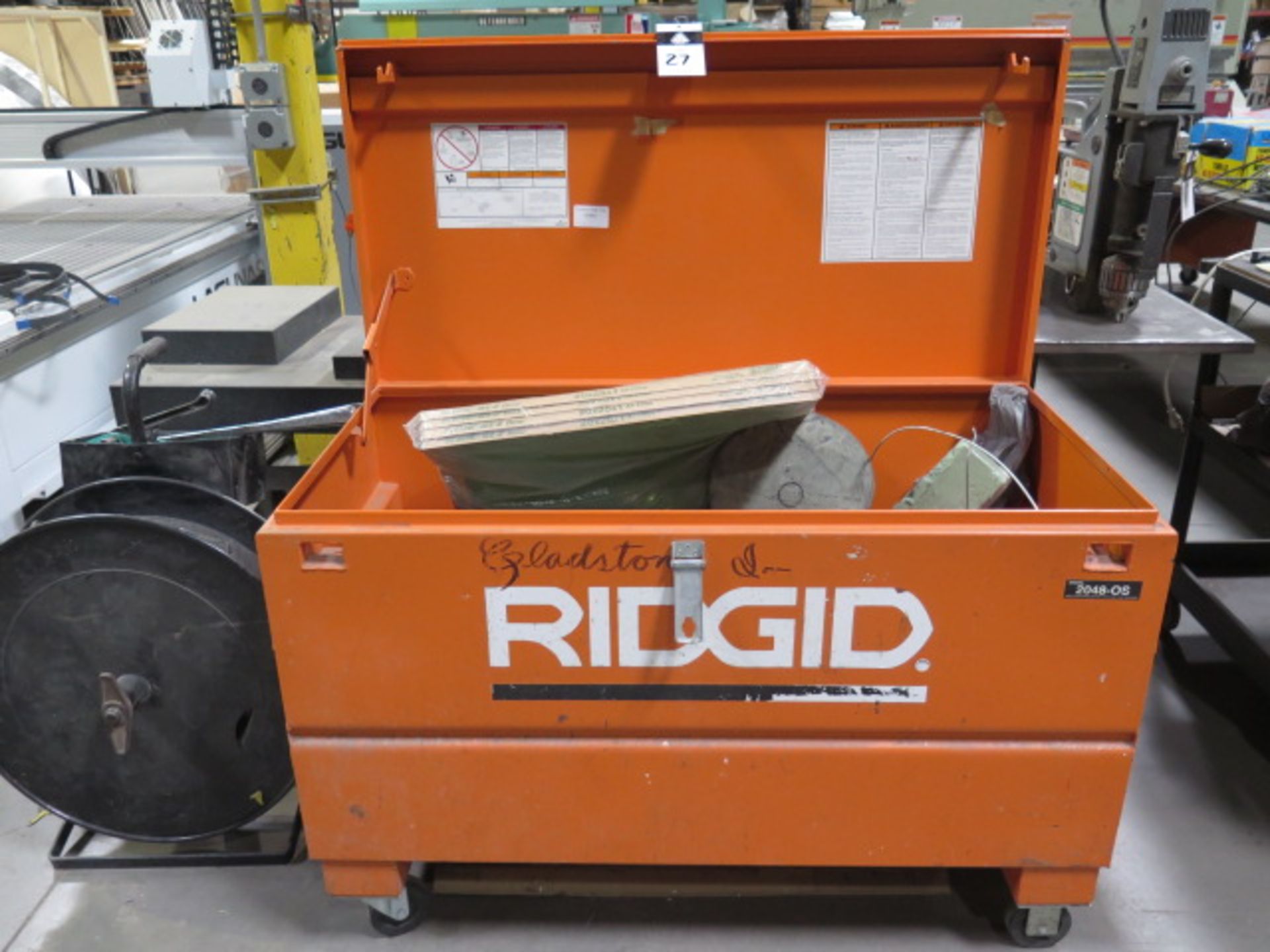Ridgid mdl. 2048-OS Rolling Job Box w/ Misc (SOLD AS-IS - NO WARRANTY) - Image 3 of 9