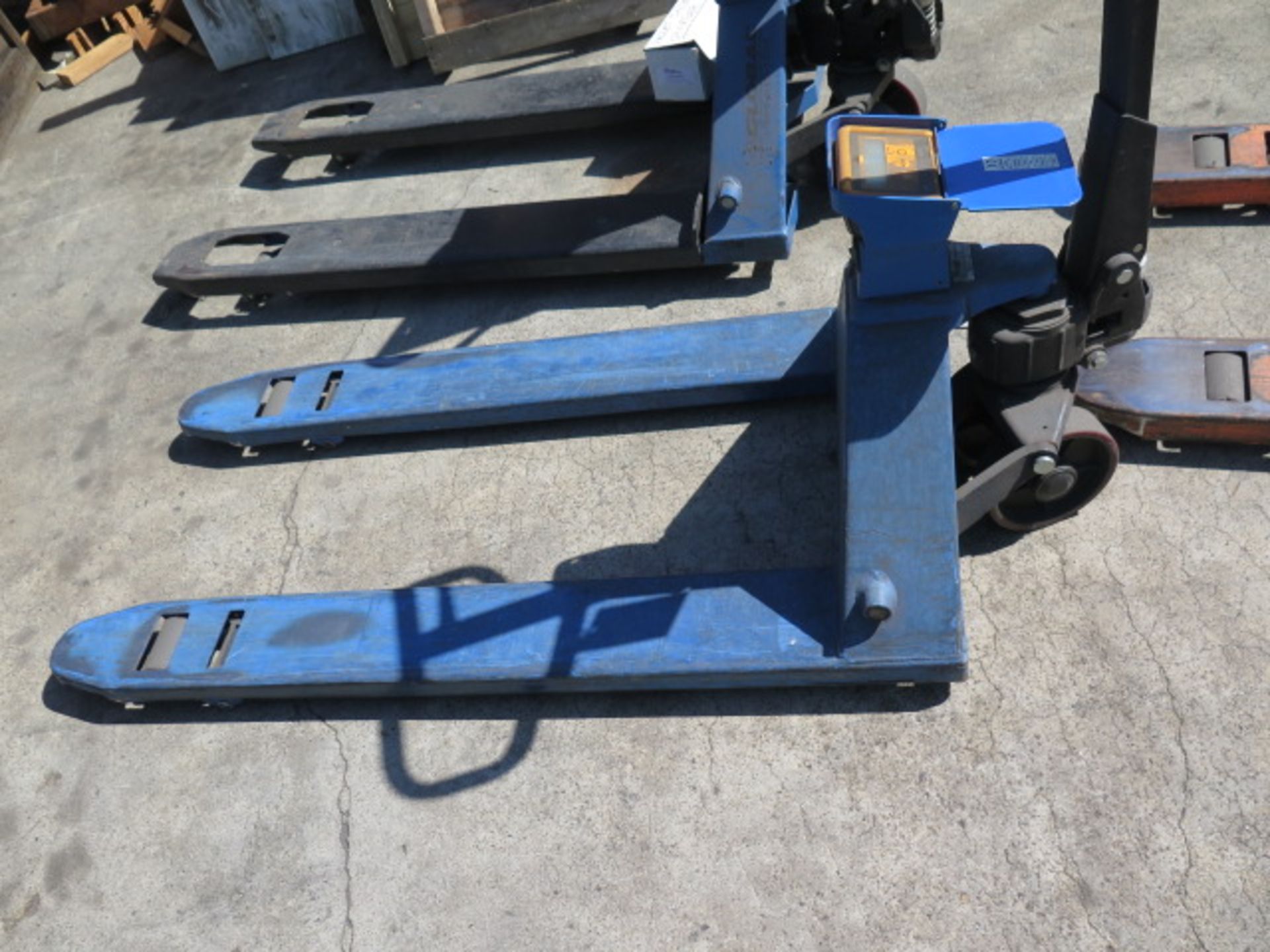 Global 5000 Lb Cap Pallet Jack w/ Digital Scale (SOLD AS-IS - NO WARRANTY) - Image 2 of 6