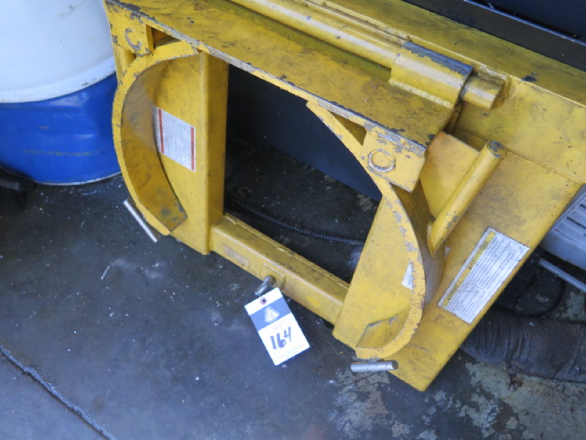 Barrel Grabber Attachment for Forklift (SOLD AS-IS - NO WARRANTY) - Image 3 of 4