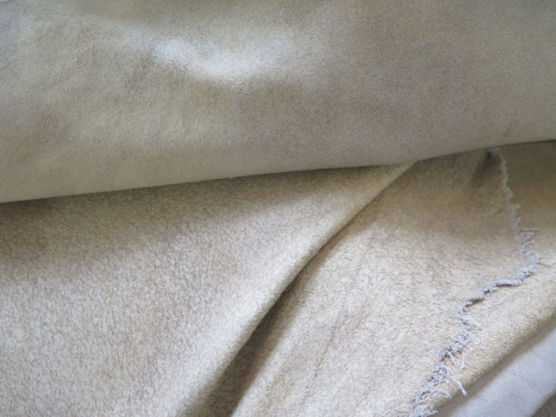 Leather Splits, Beige, 7000 Sq/Ft, Hides (SOLD AS-IS - NO WARRANTY) - Image 4 of 6