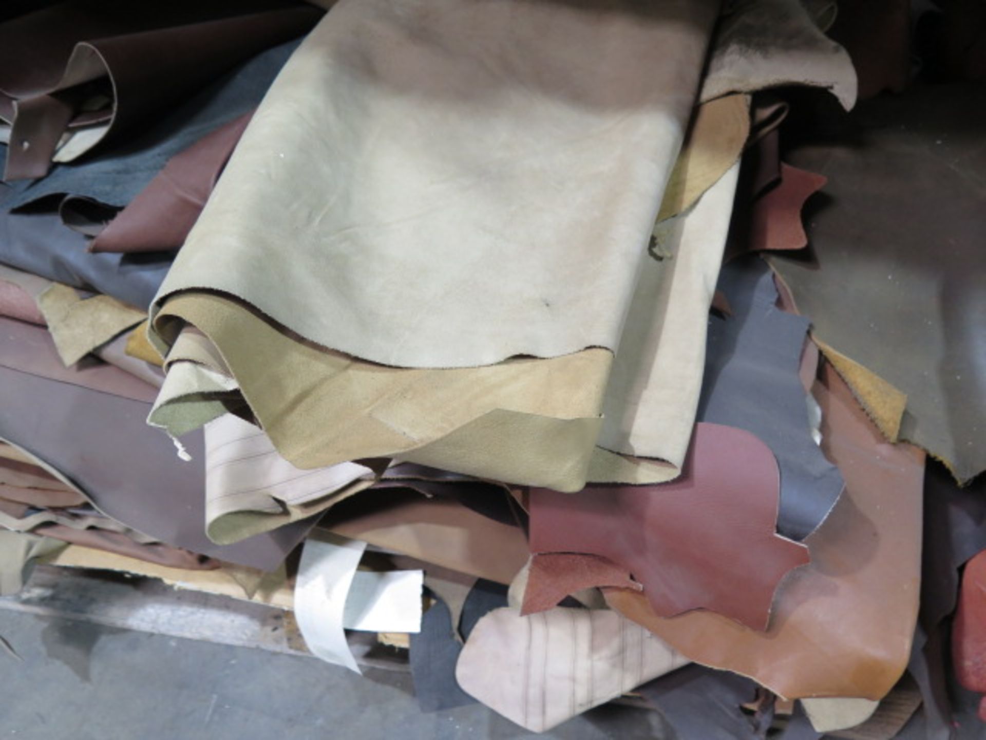 Leather Misc Grade, Mixed Weight and Colors, 4500 Sq/Ft (SOLD AS-IS - NO WARRANTY) - Image 6 of 11