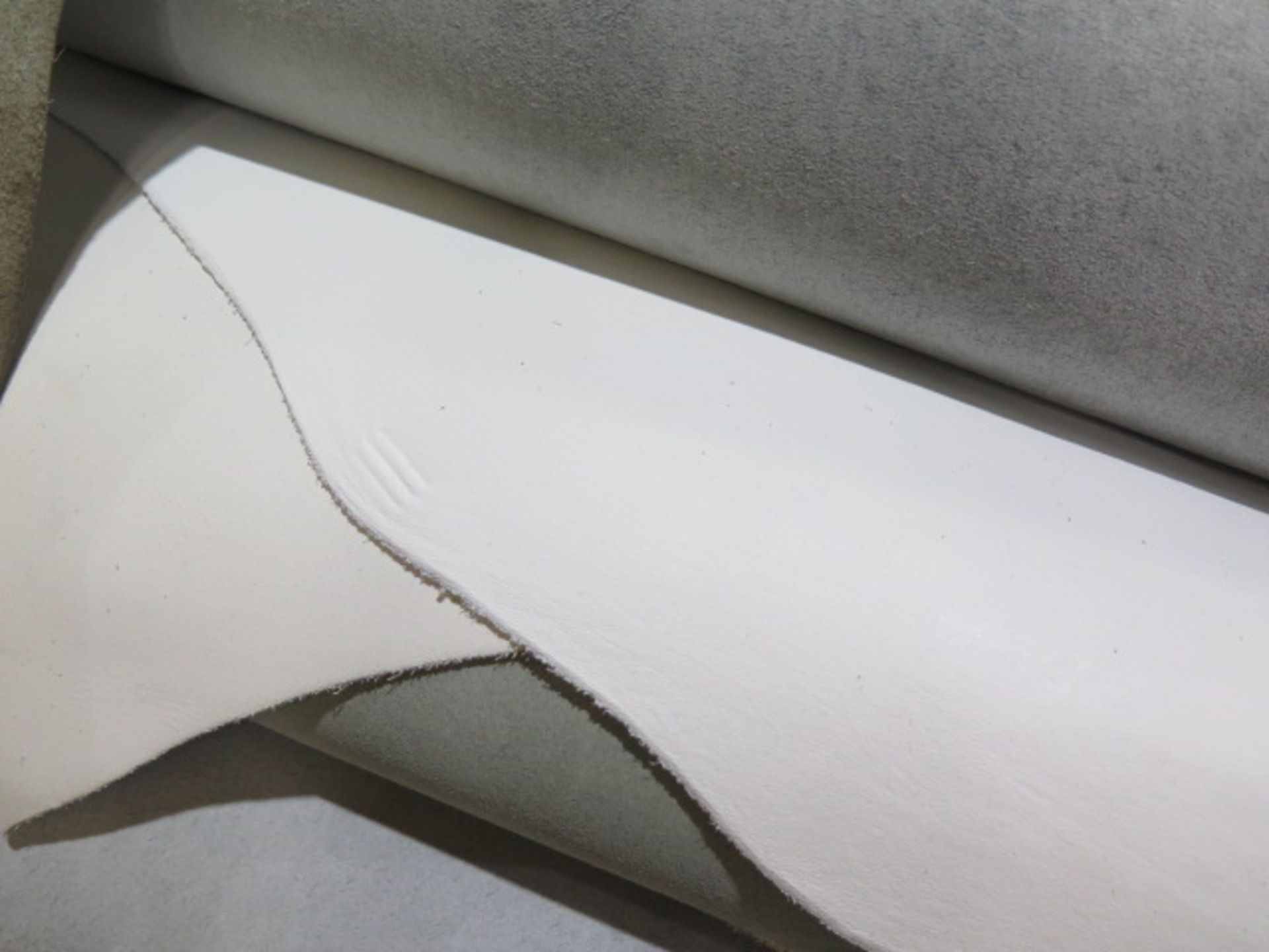 Leather 2.0mm White 3000 Sq/Ft (SOLD AS-IS - NO WARRANTY) - Image 3 of 7