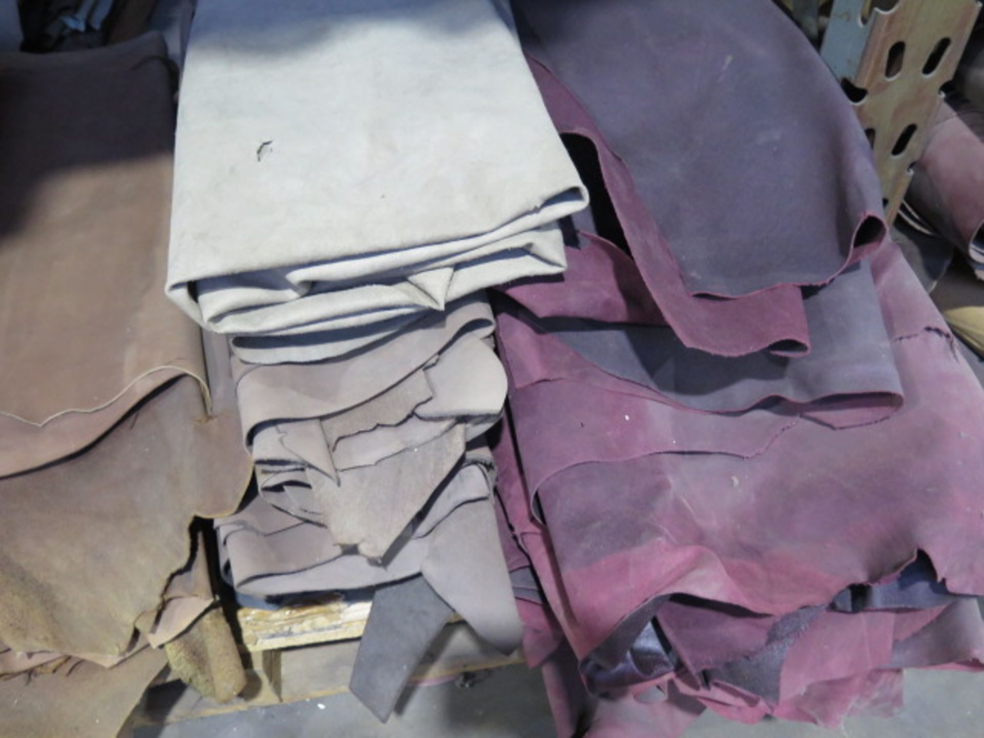 Leather Splits Mixed, 5000 Sq/Ft, 200 Sides (SOLD AS-IS - NO WARRANTY) - Image 8 of 11