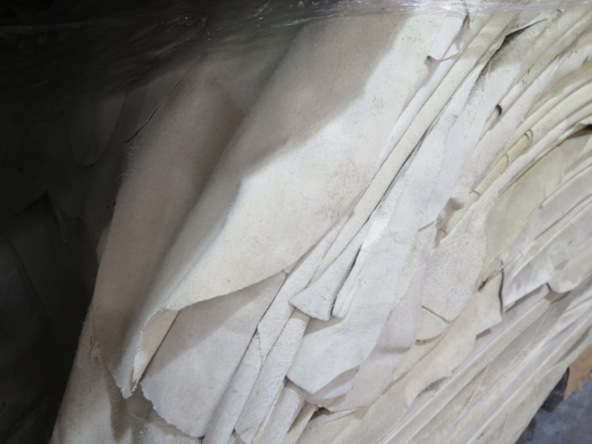 Leather Splits, Beige, White, 20,000 Sq/Ft, Hides (SOLD AS-IS - NO WARRANTY) - Image 5 of 9