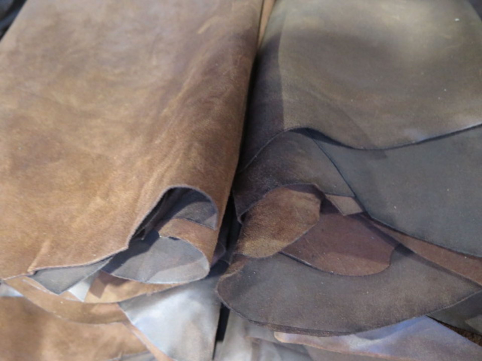 Leather Splits Mixed, 5000 Sq/Ft, 200 Sides (SOLD AS-IS - NO WARRANTY) - Image 11 of 11