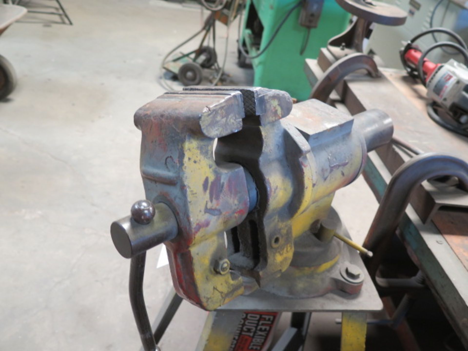 4 3/4" Pedestal Mounted Vise (SOLD AS-IS - NO WARRANTY) - Image 3 of 4