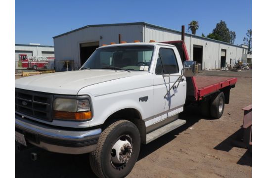  1996 Ford F-450 Super Duty 12' Stake-Bed Truck Lisc
