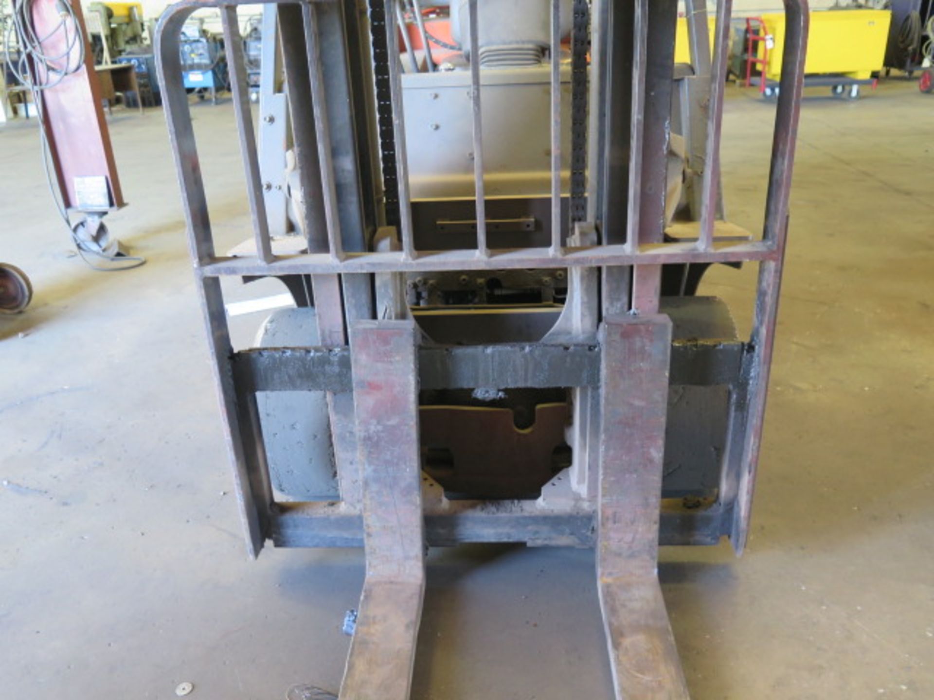 Toyota 52-6FGCU35 8000 Lb Cap LPG Forklift s/n 60547 w/ 2-Stage Mast, 131" Lift Height, SOLD AS IS - Image 4 of 13