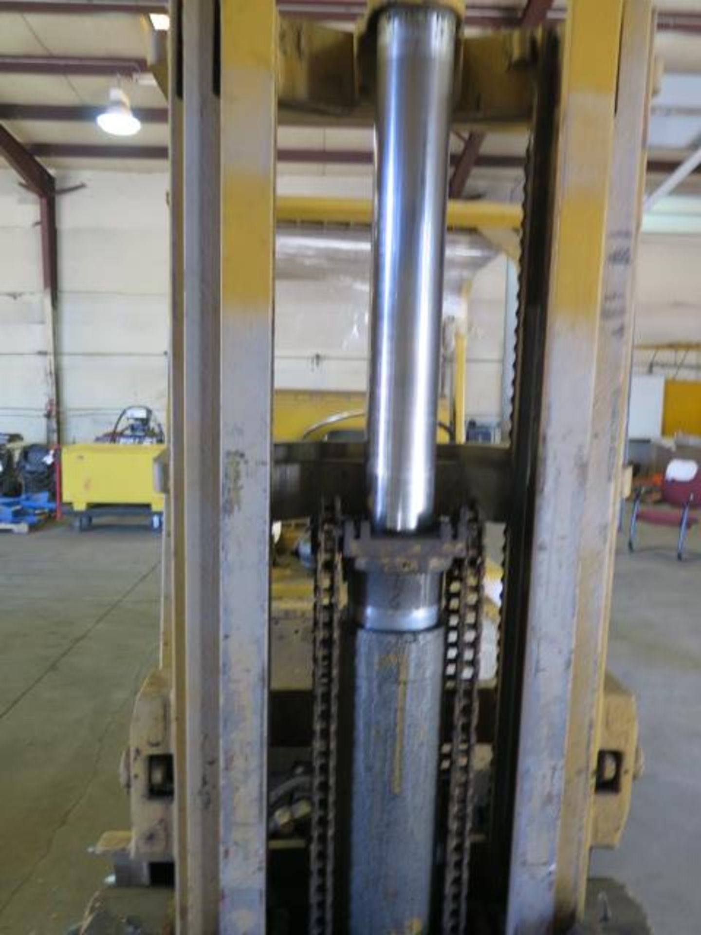 Clark C500-80 7250 Lb Cap LPG Forklift s/n 685-285-22511072 w/ 3-Stage, 180" Lift Height, SOLD AS IS - Image 8 of 13