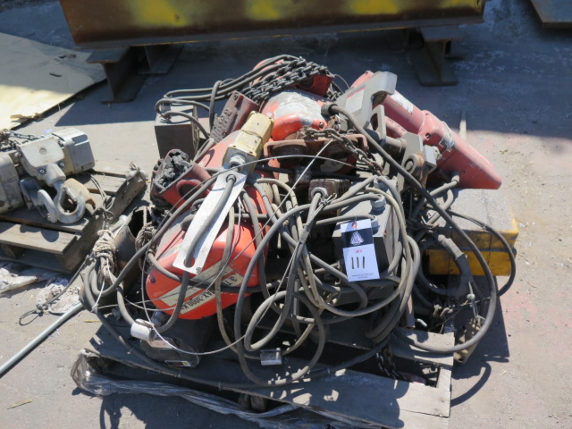 Electric Hoists (5) (SOLD AS-IS - NO WARRANTY)