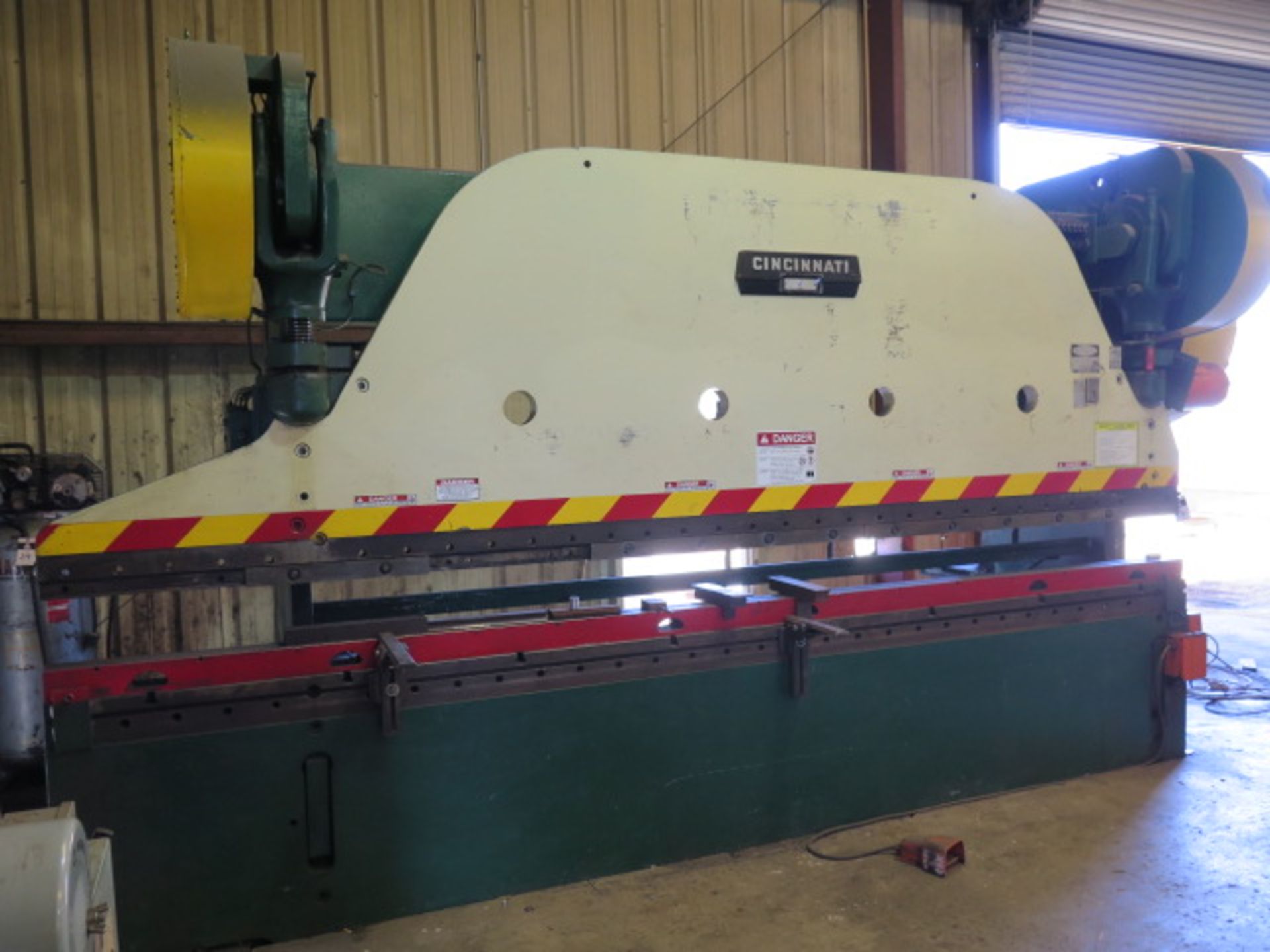 Cincinnati 9-Series 225 Ton 12- Press Brake s/n 39039 w/ Cincinnati Auto Cycles Control, SOLD AS IS - Image 3 of 18