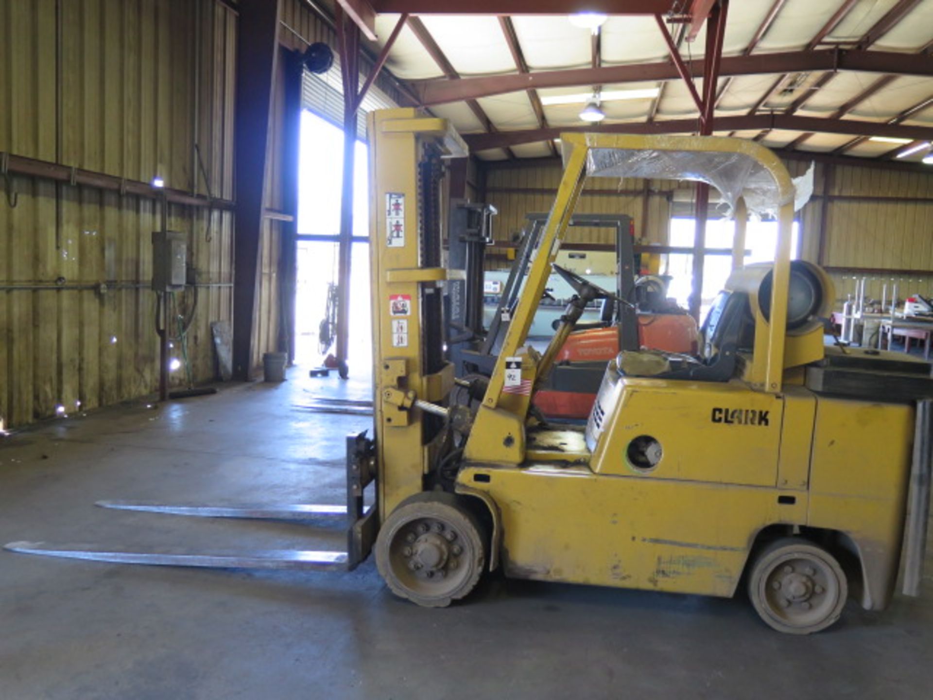 Clark C500-80 7250 Lb Cap LPG Forklift s/n 685-285-22511072 w/ 3-Stage, 180" Lift Height, SOLD AS IS