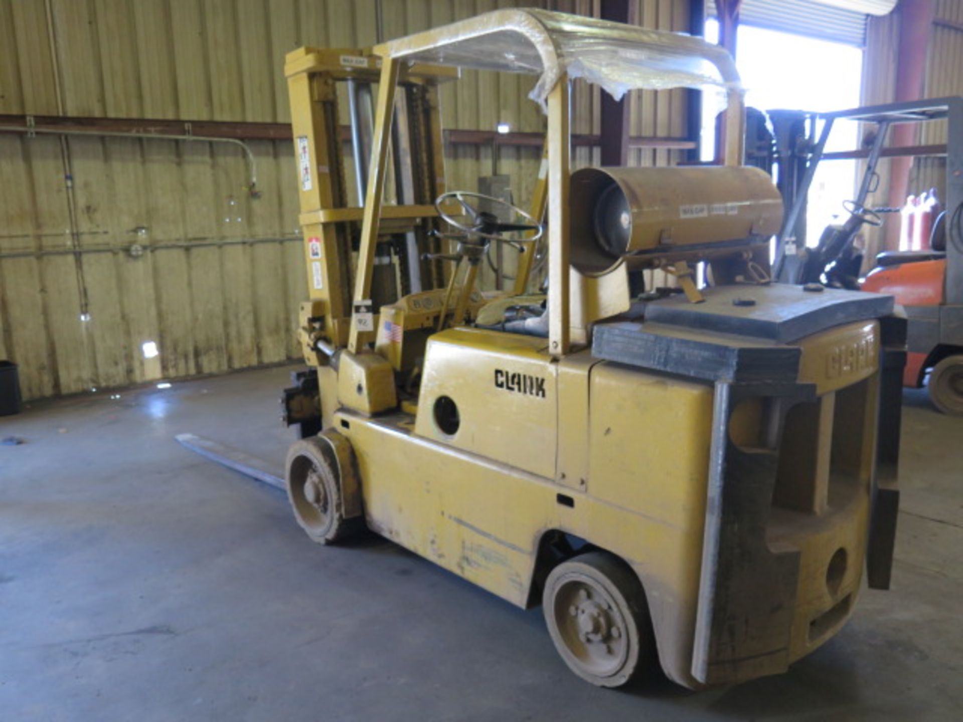 Clark C500-80 7250 Lb Cap LPG Forklift s/n 685-285-22511072 w/ 3-Stage, 180" Lift Height, SOLD AS IS - Image 2 of 13