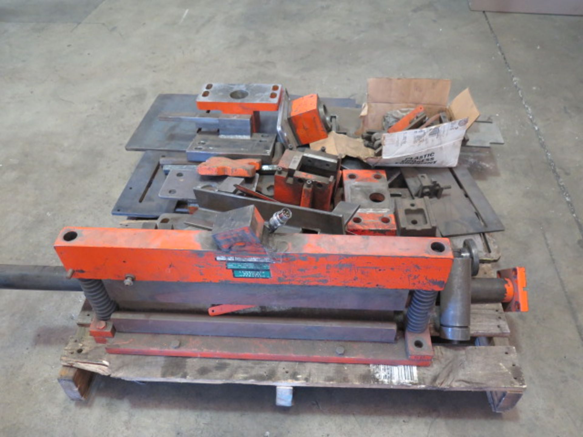 Scotchman 12012-24M 120 Ton Hydraulic Iron Worker s/n 50959M0807 w/ 1.5" thru 1" Punch, SOLD AS IS - Image 14 of 18