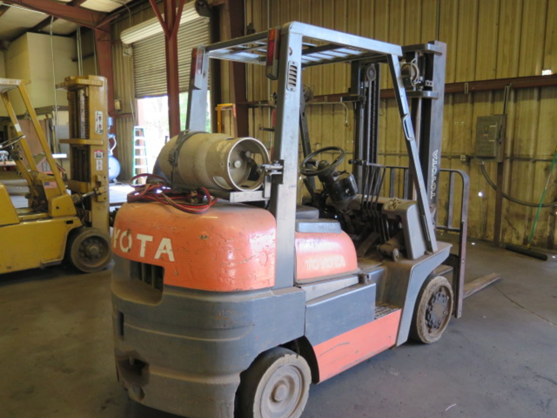 Toyota 52-6FGCU35 8000 Lb Cap LPG Forklift s/n 60547 w/ 2-Stage Mast, 131" Lift Height, SOLD AS IS - Image 8 of 13