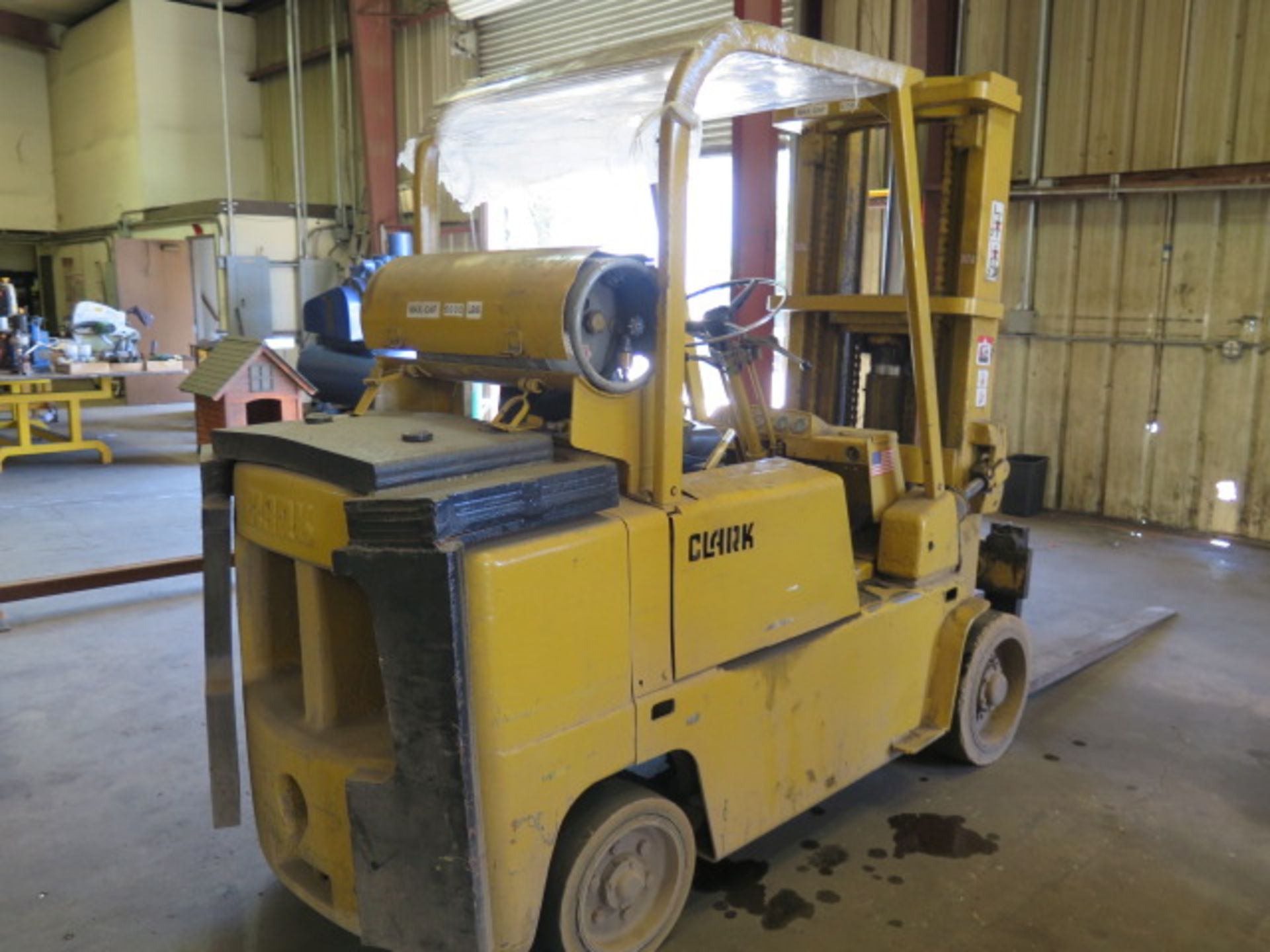 Clark C500-80 7250 Lb Cap LPG Forklift s/n 685-285-22511072 w/ 3-Stage, 180" Lift Height, SOLD AS IS - Image 4 of 13
