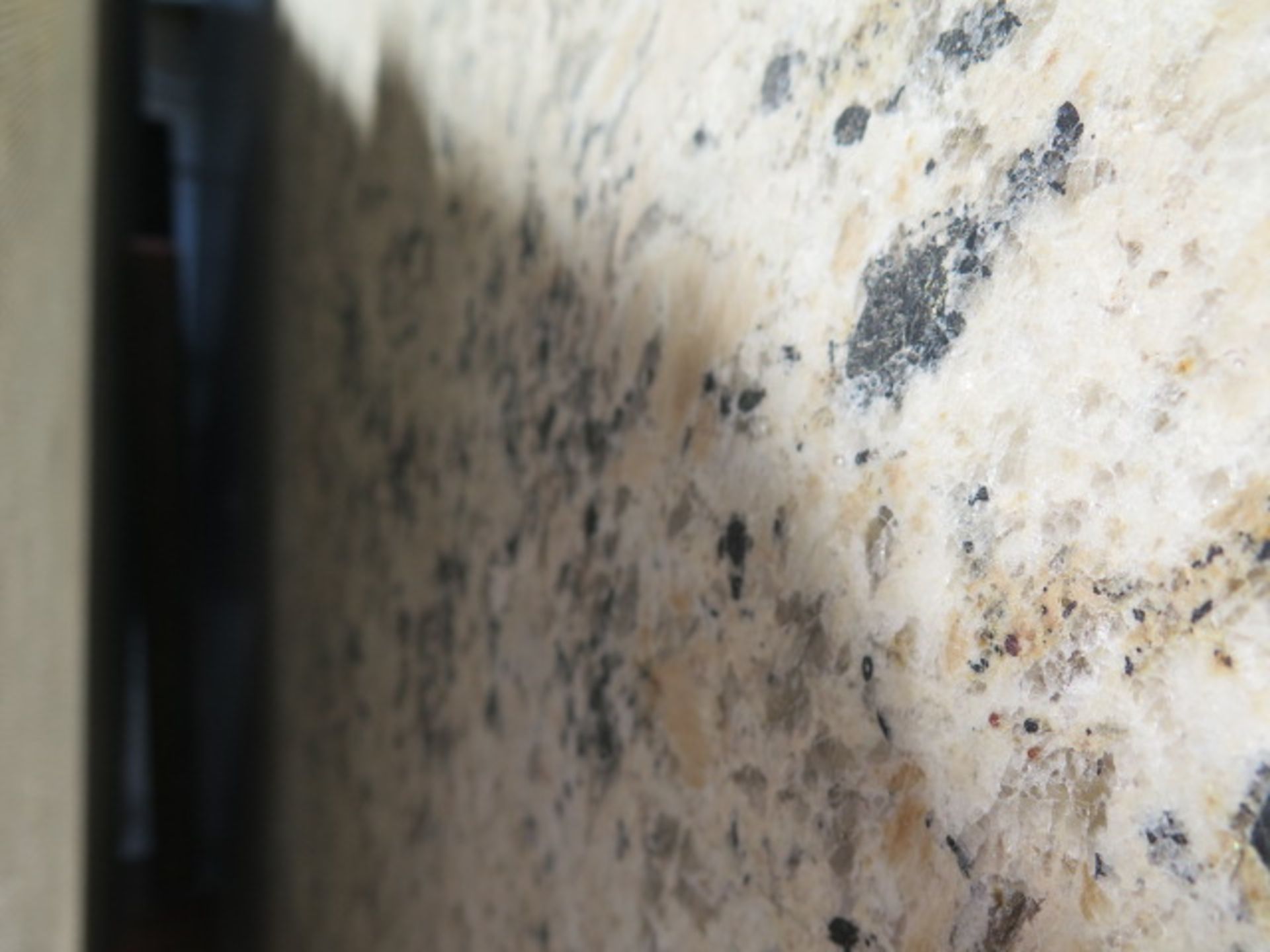 Delicatus Cream Granite (7 Slabs) (SOLD AS-IS - NO WARRANTY) - Image 4 of 6