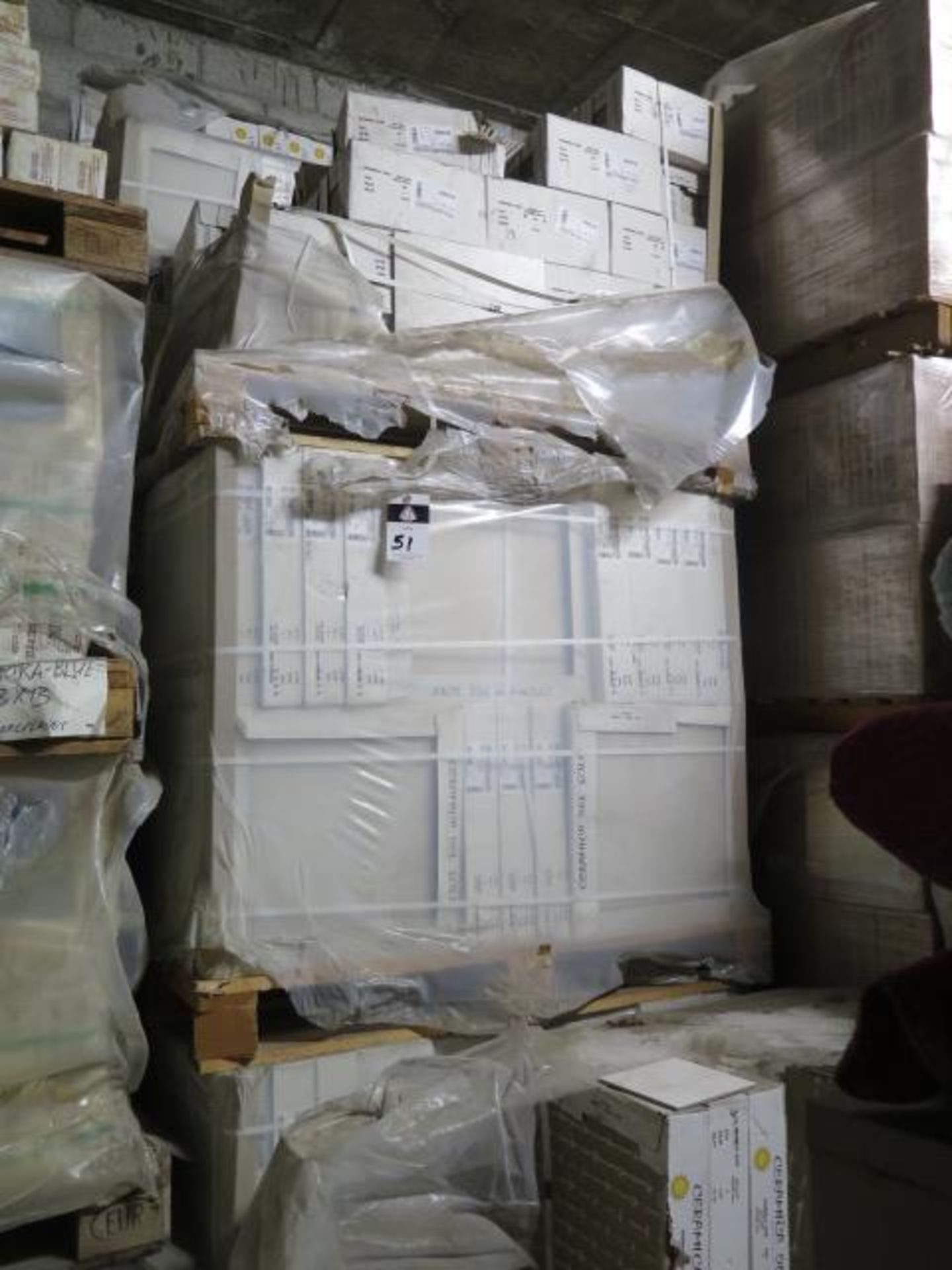 Mixed Lot Cienna Ivory 18" x 18", 13" x 13", 6" x 6" Porcelain Tiles (8 Pallets) (SOLD AS-IS - NO