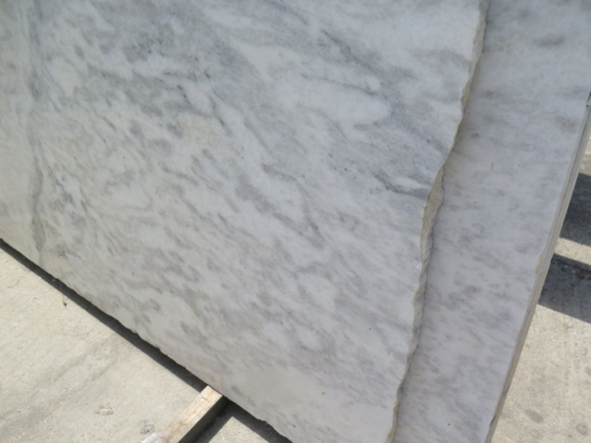 Calacatta Bella Granite 3cm (4 Slabs) (SOLD AS-IS - NO WARRANTY) - Image 3 of 7