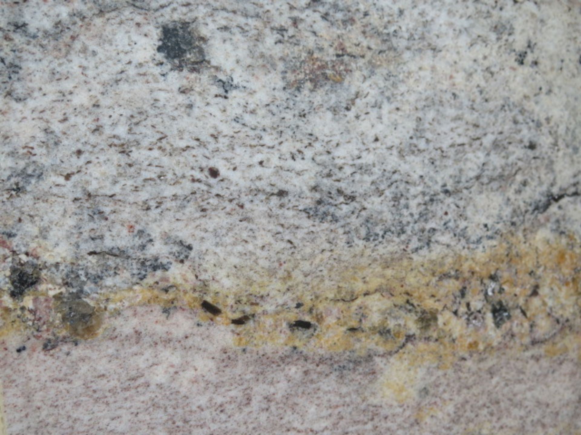 San Luis Granite (4 Slabs) (SOLD AS-IS - NO WARRANTY) - Image 5 of 7