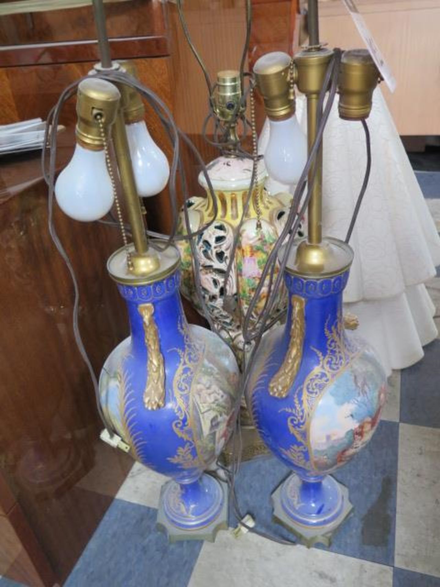 Table Lamps (2 - Set and 1 Single) (SOLD AS-IS - NO WARRANTY) - Image 3 of 7