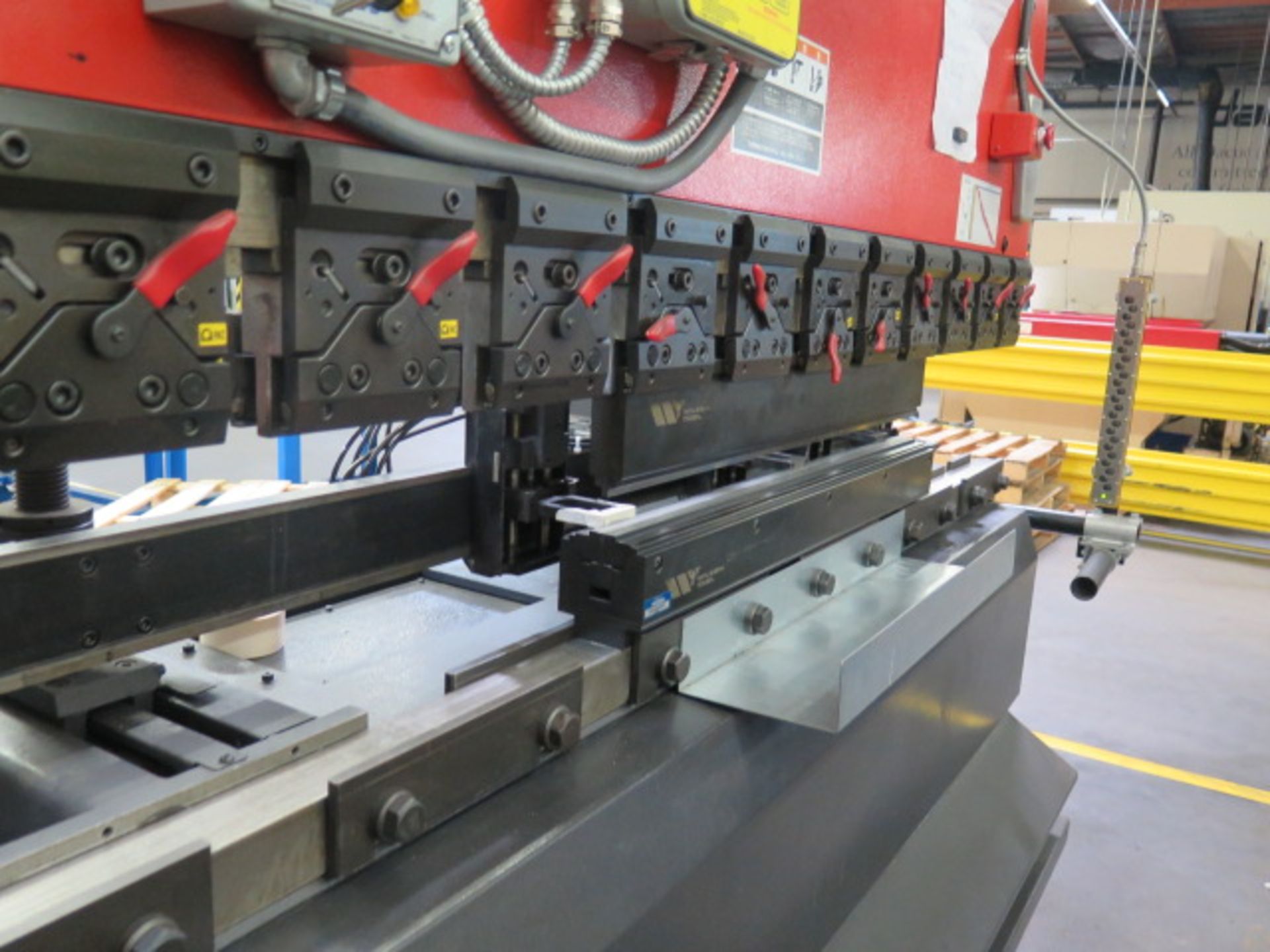 Amada RG-80 80-Ton x 8' CNC Press Brake s/n 804576 w/ Amada NC9-EX II, 8' Bed Length, SOLD AS IS - Image 4 of 12