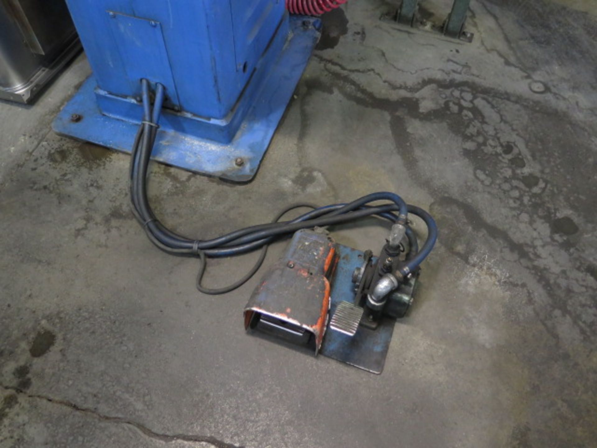 Acme Type 8-24-30 30kVA Spot Welder s/n 2581 w/ iii Resistance Welding Controls SOLD AS-IS - Image 6 of 8