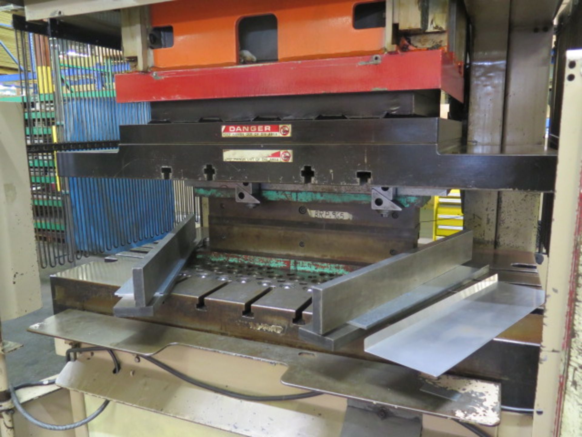 Cincinnati 250 250-Ton OBS Stamping Press s/n 49451 w/ Cinc Controls, 12" Stroke, SOLD AS IS - Image 5 of 20