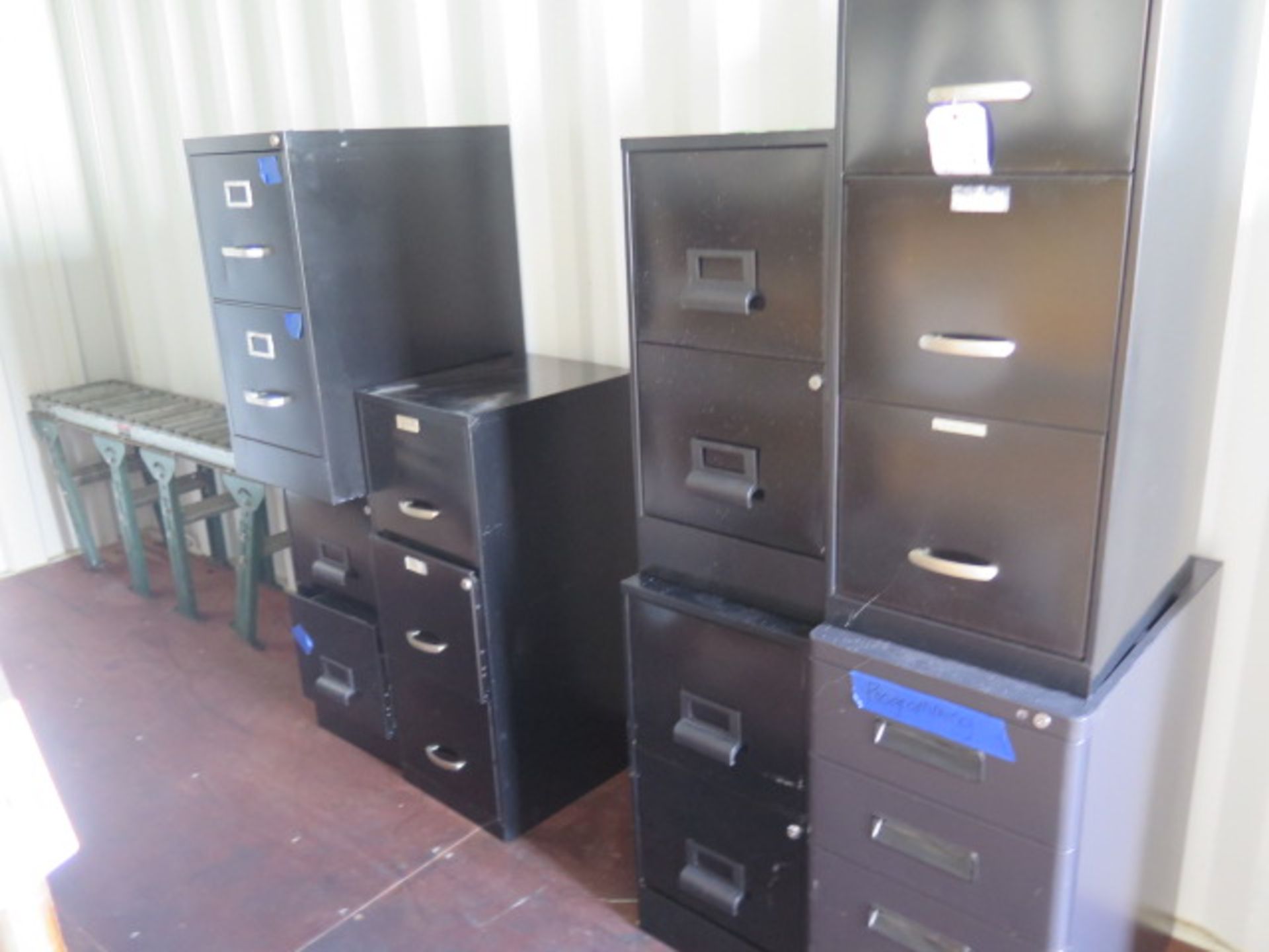Contents of Container Shelves, File Cabinets and Carts (SOLD AS-IS - NO WARRANTY) - Image 4 of 6