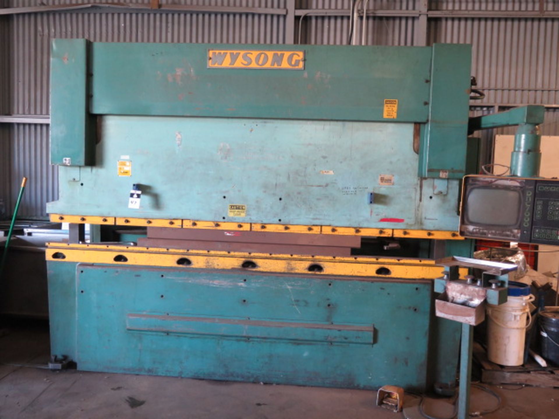 Wysong RT4-140 140 Ton x 10’ CNC Press Brake s/n R11-111-A w/ Graphic DNC7000 Controls, SOLD AS IS