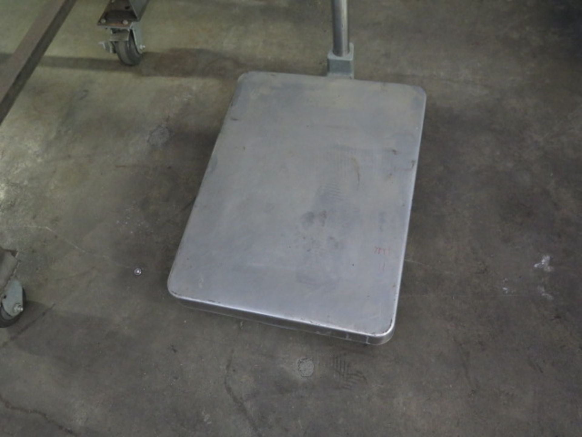 Uline 660 Lb Cap Digital Scale (SOLD AS-IS - NO WARRANTY) - Image 2 of 4