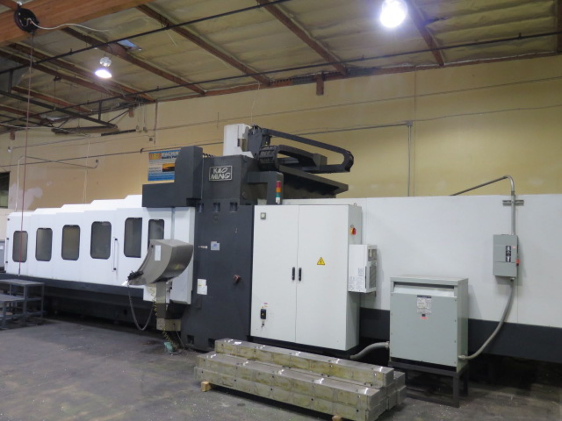 2015 Kao Ming KMC-4000 SV Bridge Style CNC VMC, s/n 415M205 w/ Fanuc Series 0i-MD, SOLD AS IS - Image 2 of 23