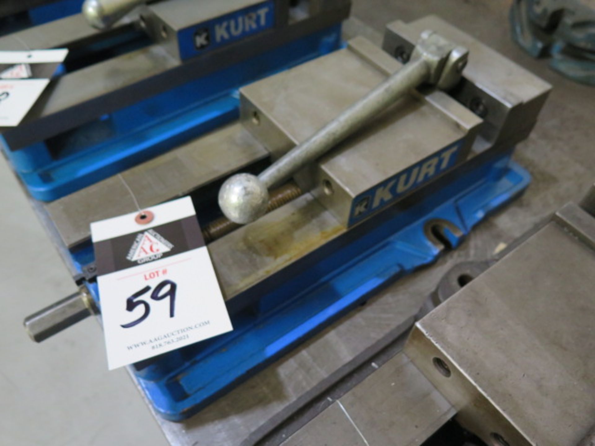 Kurt D688 6" Angle-Lock Vise (SOLD AS-IS - NO WARRANTY)