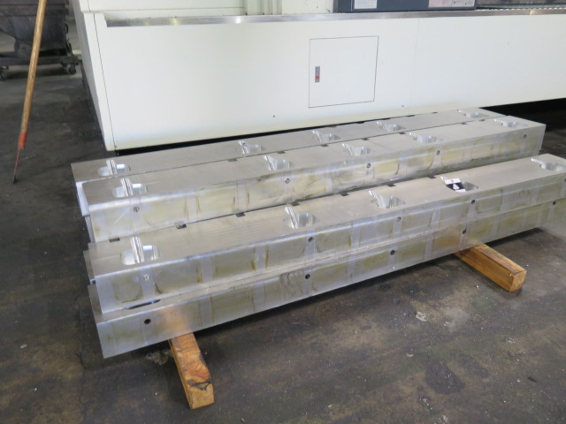 5" x 8 1/2" x 82" Aluminum Riser Blocks (8) (SOLD AS-IS - NO WARRANTY) - Image 6 of 6