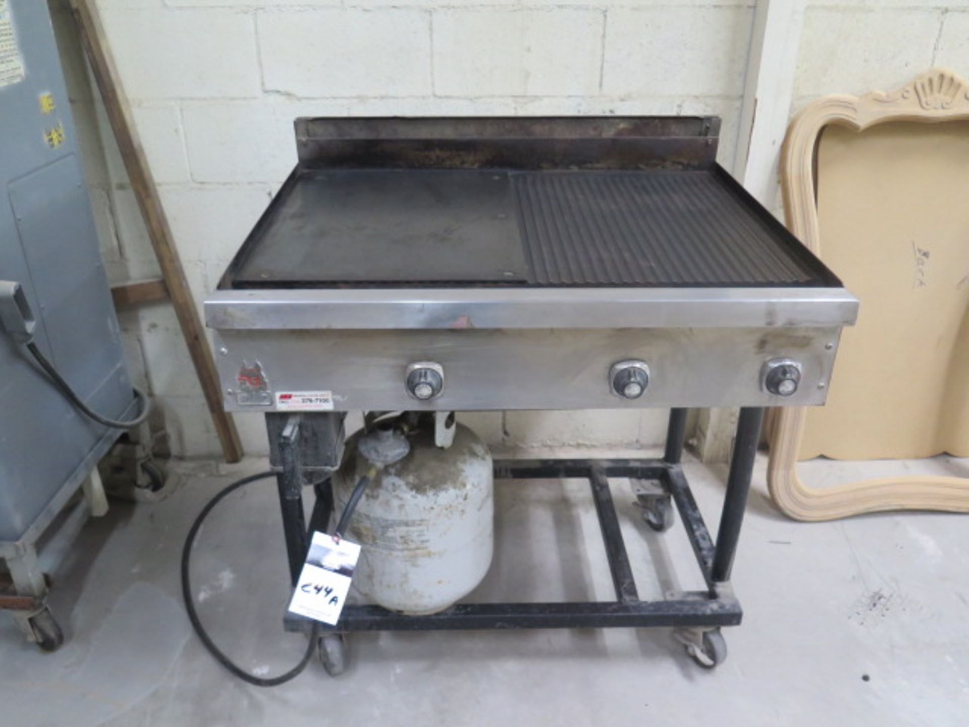 Wolf Propane Griddle (SOLD AS-IS - NO WARRANTY)