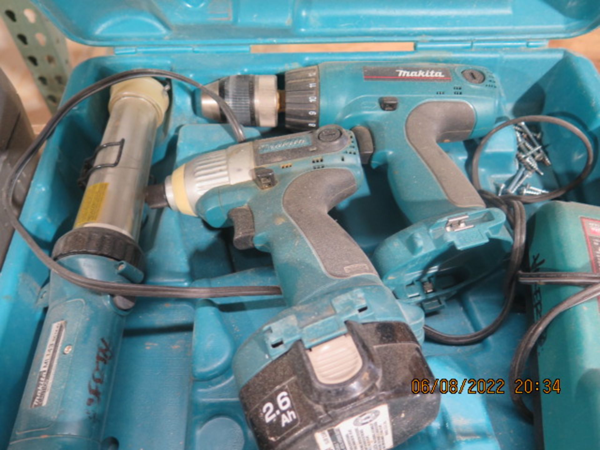 Makita 18 Volt Drill and Nut Driver Set (SOLD AS-IS - NO WARRANTY) - Image 4 of 5