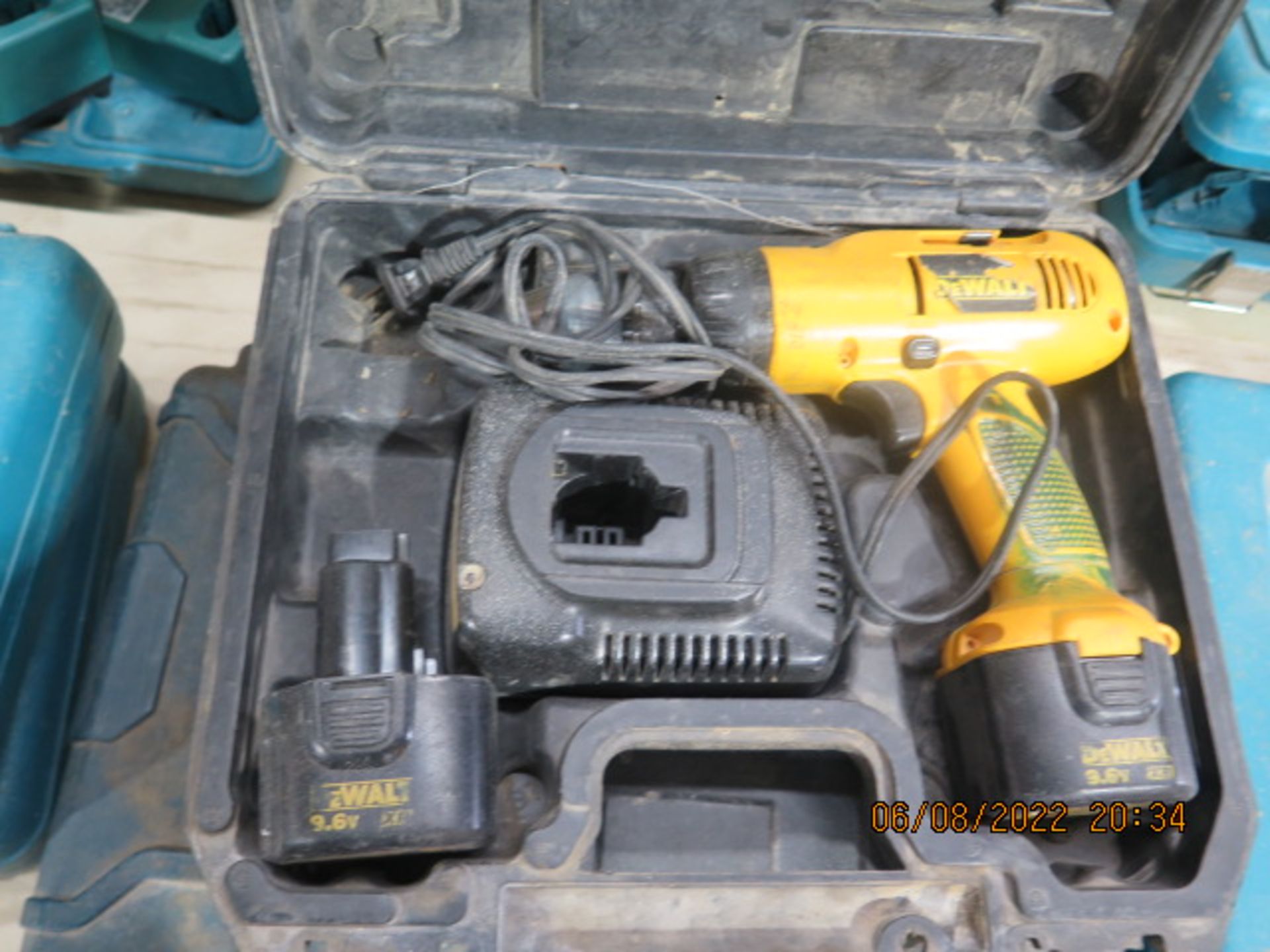 DeWalt 12 Volt Drill w/ Charger, DeWalt 9.6 Volt Drill w/ Charger and Bosch 18 Vold Drill (NO - Image 2 of 4