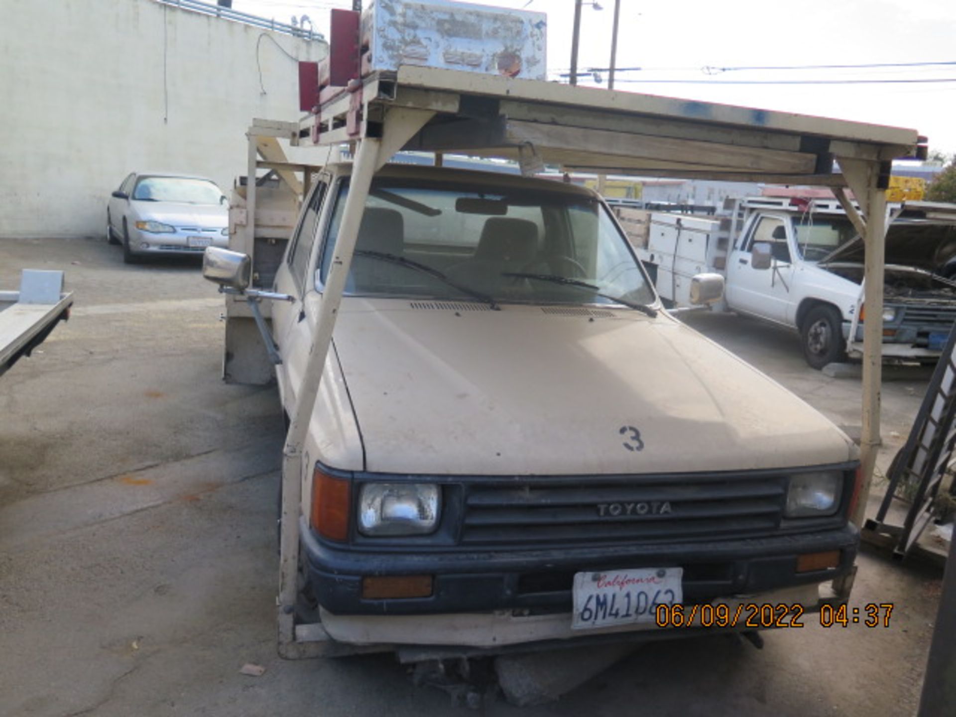 1988 Toyota 9' Stake Bed Truck Lisc# 6M41063 w/ Gas Engine, 5-Speed Manual Trans, SOLD AS IS - Image 4 of 17