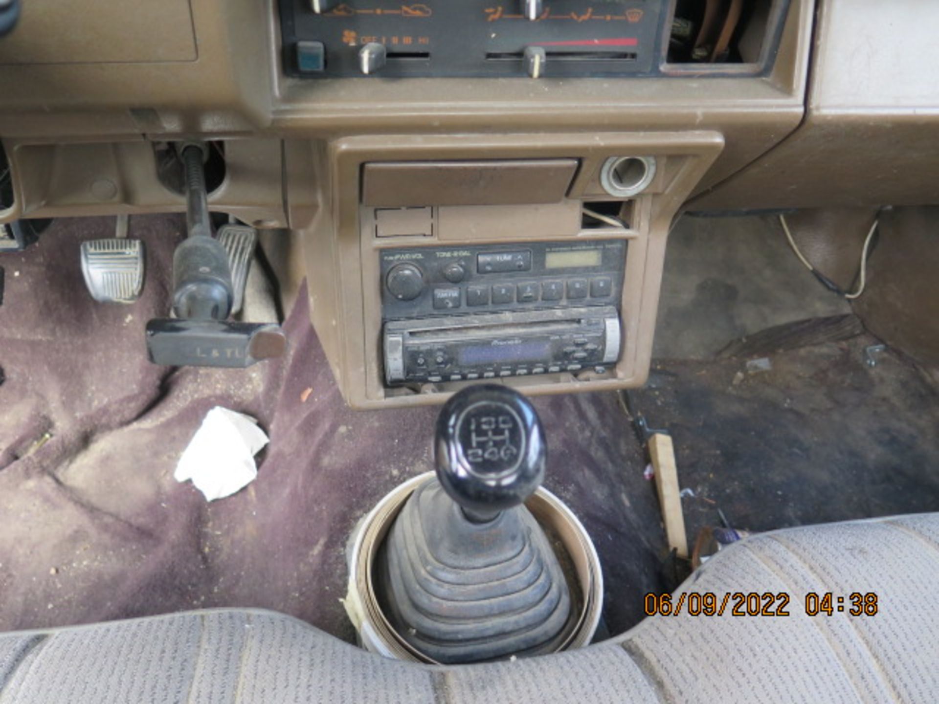 1988 Toyota 9' Stake Bed Truck Lisc# 6M41063 w/ Gas Engine, 5-Speed Manual Trans, SOLD AS IS - Image 10 of 17