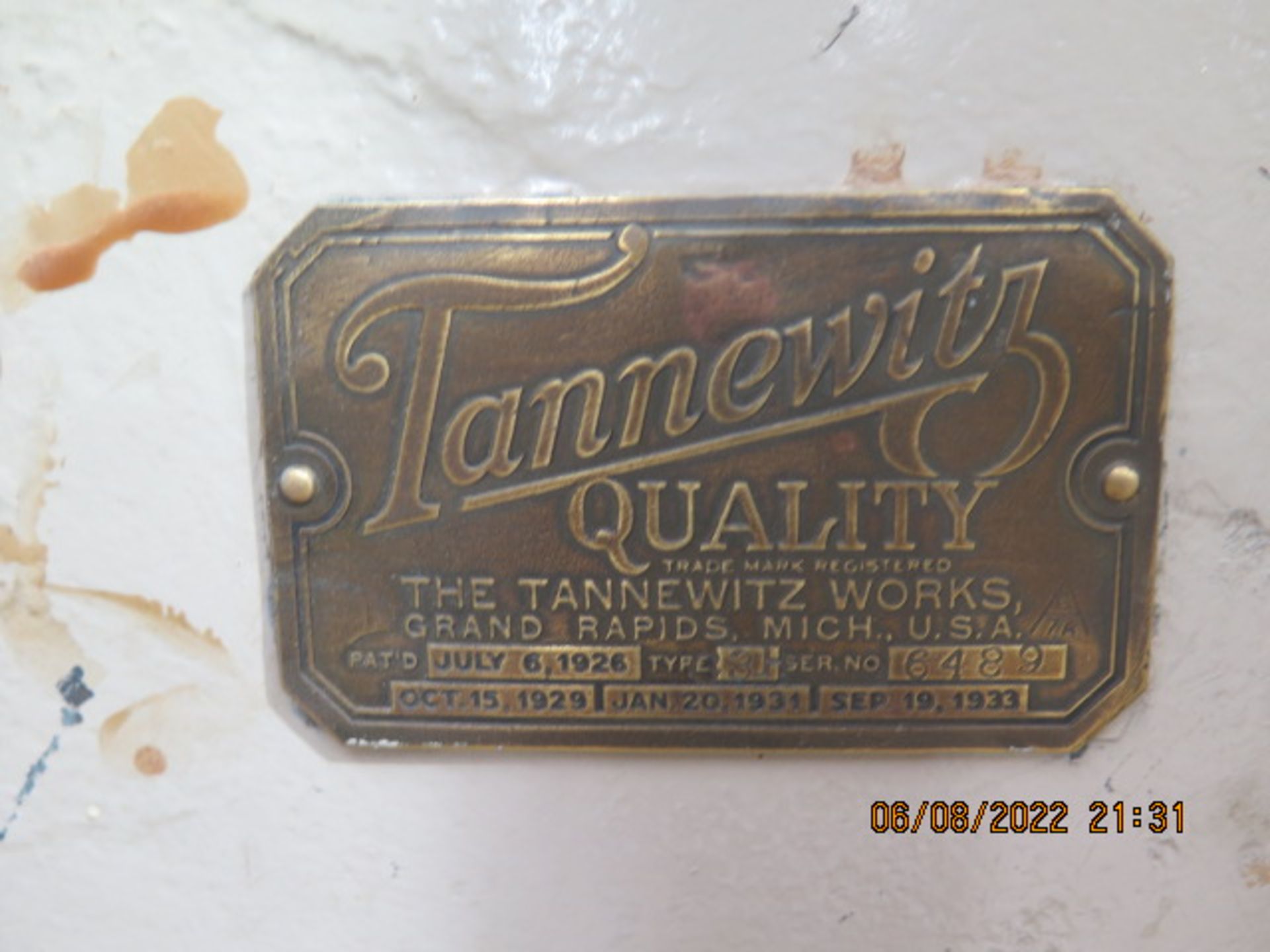 Tannewitz Type 3 35” Vertical Band Saw s/n 6498 w/ 36” x 37” Table (SOLD AS-IS - NO WARRANTY) - Image 7 of 7