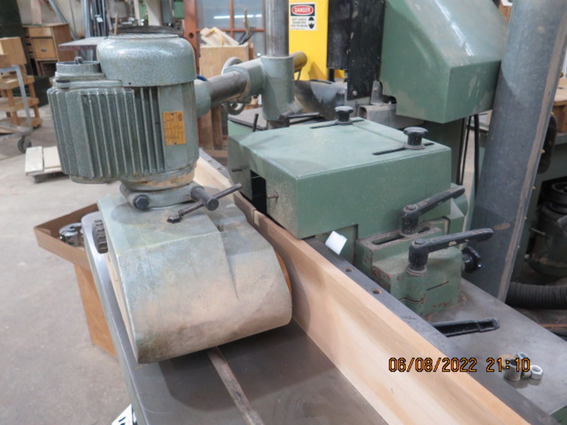 Wadkin BEL Spindle Shaper s/n 927 w/ 3000-10,000 RPM, HolzHer 3-Roll Power Feeder (SOLD AS-IS - NO - Image 3 of 9