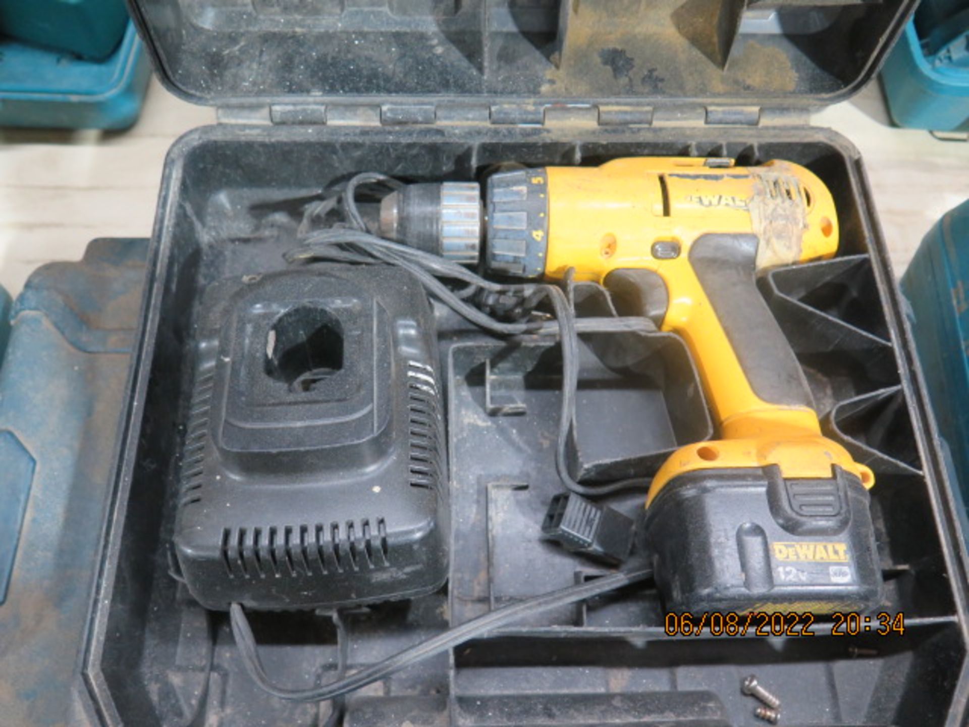 DeWalt 12 Volt Drill w/ Charger, DeWalt 9.6 Volt Drill w/ Charger and Bosch 18 Vold Drill (NO - Image 3 of 4