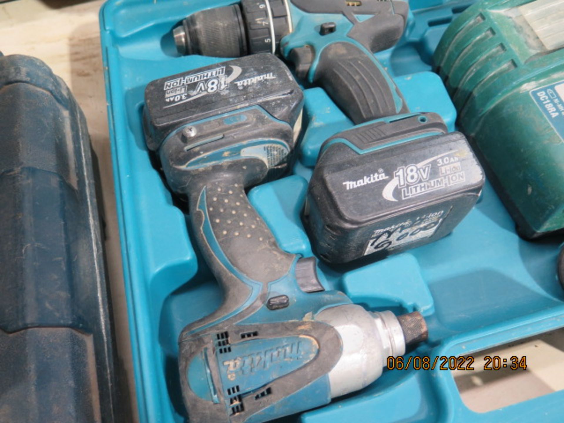 Makita 18 Volt Drill and Nut Driver Set (SOLD AS-IS - NO WARRANTY) - Image 4 of 5